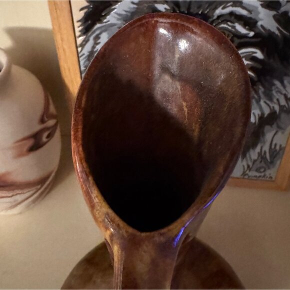 Vintage Hathaway Pottery Brown Glaze Pitcher Vase Curve Handle MCM Rare Signed - Picture 6 of 12